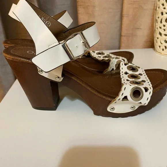 Ollio Women's Shoe Cutout Scalloped size 8 - Picture 2 of 4